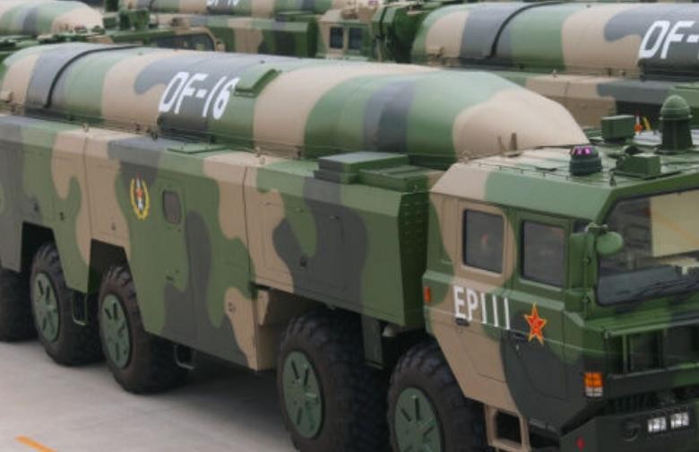 Tên lửa đạn đạo Đông Phong-16 Trung Quốc. Ảnh: Sina