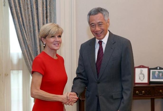 Ngoại trưởng Australia Julie Bishop và Thủ tướng Singapore Lý Hiển Long. Ảnh: Channel NewsAsia