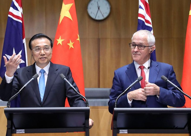Thủ tướng Trung Quốc Lý Khắc Cường và Thủ tướng Australia Malcolm Turnbull tại cuộc họp báo ở Thủ đô Canberra, Australia ngày 24/3/2017. Ảnh: Tân Hoa xã