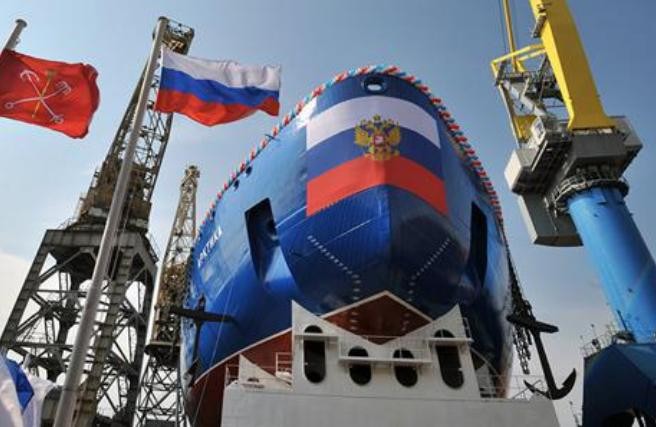 Tàu phá băng động cơ hạt nhân Nga. Ảnh: sina