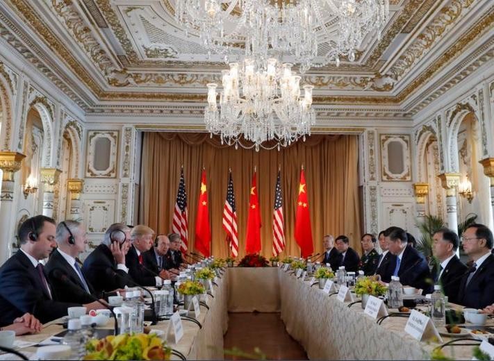 Ngày 7/4/2017, Tổng thống Mỹ Donald Trump và Chủ tịch Trung Quốc Tập Cận Bình tiến hành hội đàm ở bang Florida, Mỹ. Ảnh: VOA