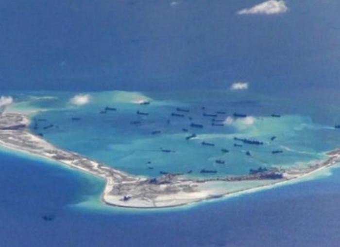 Trung Quốc bồi lấp, xây dựng đảo nhân tạo phi pháp ở Biển Đông khiến khu vực căng thẳng, cộng đồng quốc tế lo ngại