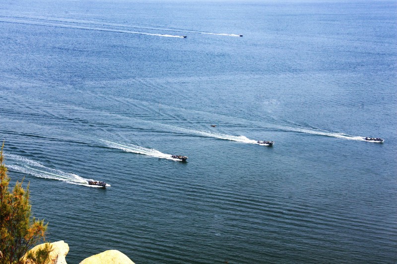 Nga và Trung Quốc tiến hành diễn tập đánh chiếm, kiểm soát đảo đá vào sáng ngày 18/9/2016. Ảnh: Thời báo Hoàn Cầu