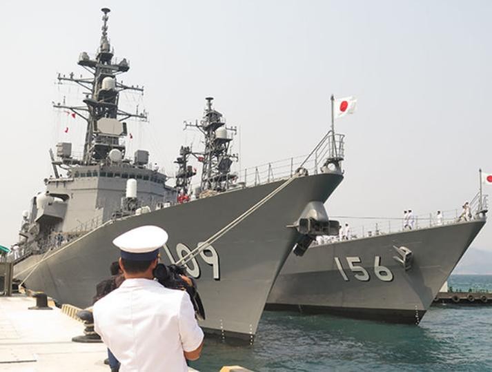 Biên đội tàu chiến Nhật Bản. Ảnh: People.