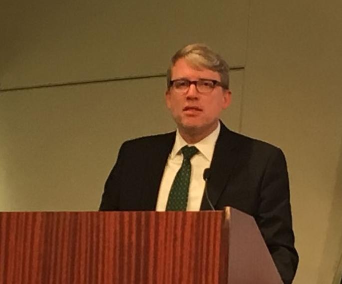 Quyền Trợ lý Bộ Quốc phòng Mỹ phụ trách các vấn đề an ninh châu Á - Thái Bình Dương David Helvey. Ảnh: VOA.