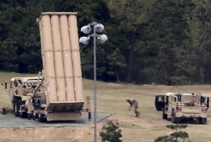 Mỹ triển khai THAAD ở Hàn Quốc. Ảnh: South China Morning Post