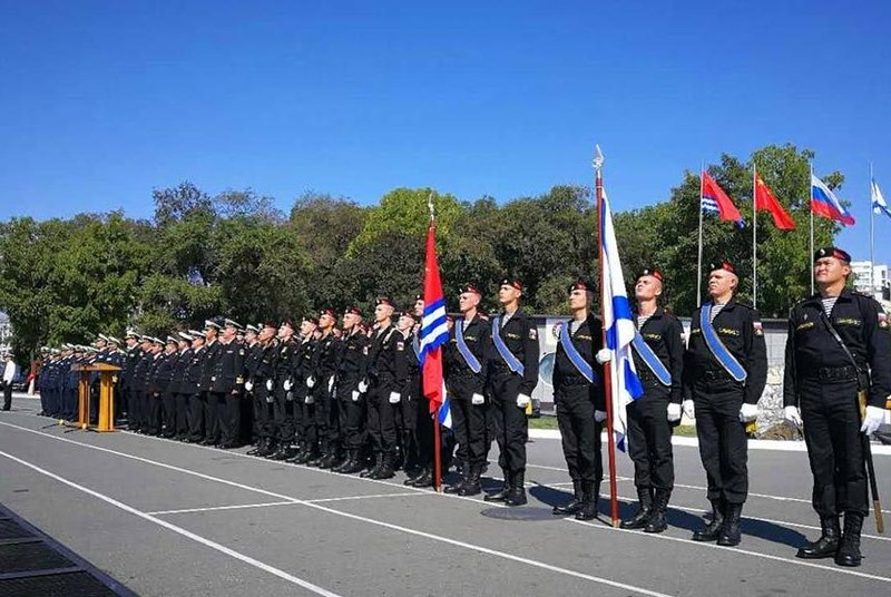 Hải quân Nga tổ chức tiếp đón biên đội tàu chiến Hải quân Trung Quốc đến Vladivostok, Nga để tham gia cuộc tập trận chung Joint Sea - 2017 giai đoạn hai. Ảnh: China.com.cn.