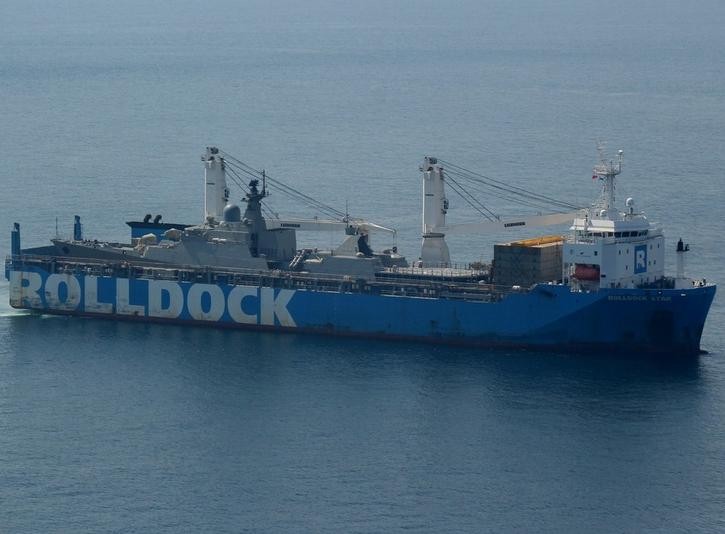 Tàu vận tải hạng nặng Rolldock Star Hà Lan đang chở tàu hộ vệ lớp Gepard 3.9 thứ ba về Việt Nam. Ảnh: Poder Naval.