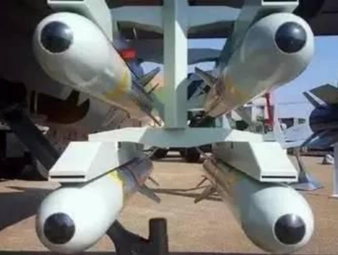 Tên lửa AR-2 Trung Quốc. Ảnh: Toutiao