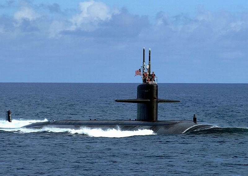 Tàu ngầm hạt nhân tấn công lớp Los Angeles Mỹ.
