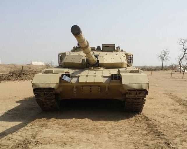 Xe tăng chiến đấu VT-4 do Trung Quốc sản xuất. Ảnh: Sina.