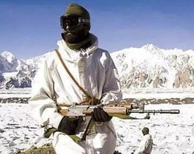 Binh sĩ Ấn Độ. Ảnh: Sina.