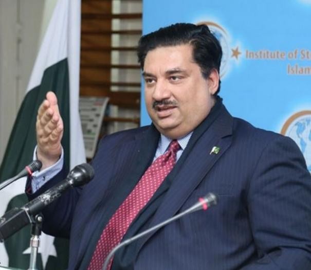 Bộ trưởng Quốc phòng Pakistan Khurram Dastgir Khan. Ảnh: India Today.