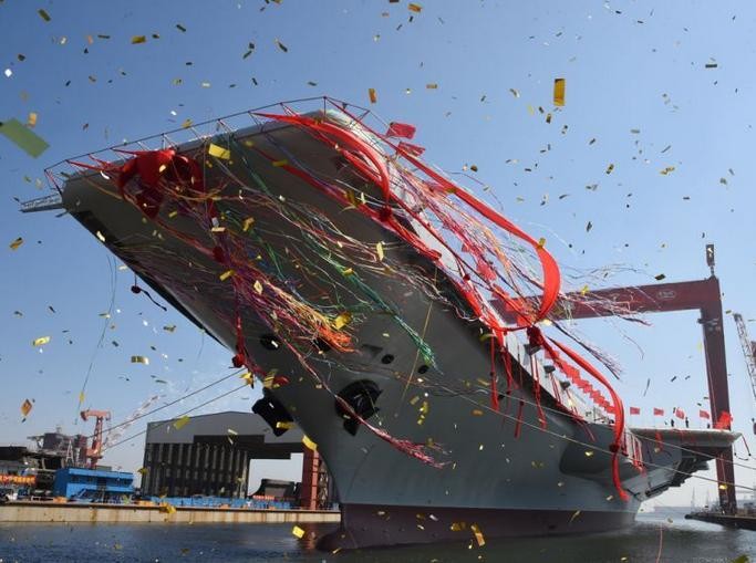 Ngày 26/4/2017, Trung Quốc hạ thủy tàu sân bay tự chế đầu tiên Type 001A. Ảnh: Cankao.