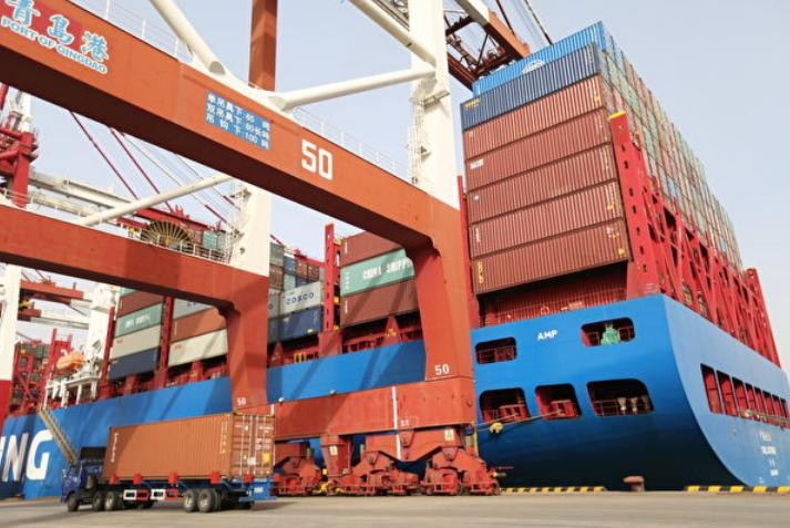 Do sức ép to lớn từ chiến tranh thương mại, Trung Quốc được cho là đang từng bước nhượng bộ Mỹ. Ảnh: Epochtimes. Do sức ép to lớn từ chiến tranh thương mại, Trung Quốc được cho là đang từng bước nhượng bộ Mỹ. Ảnh: Epochtimes.