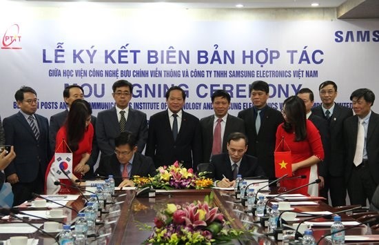 Bộ TT&TT muốn PTIT nhân rộng mô hình hợp tác với Samsung ra các lĩnh vực khác - Ảnh 1