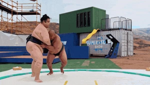 Cận cảnh hai võ sĩ sumo lao vào nhau với tốc độ quay siêu chậm 1000fps - Ảnh 1