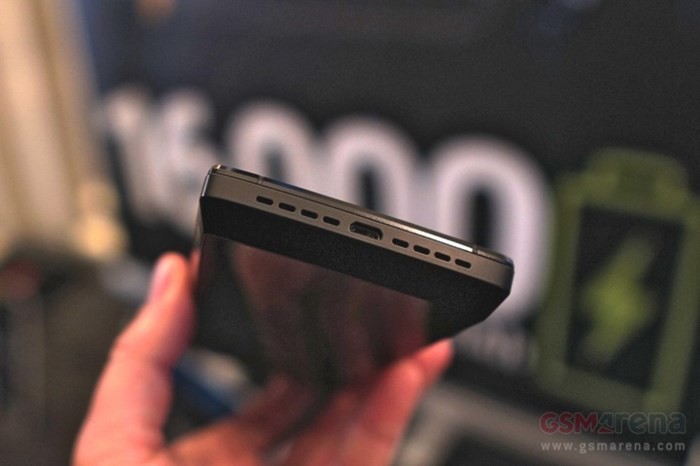 Trên tay nhanh điện thoại Energizer Power Max P16K Pro pin 16.000 mAh (bản tiền sản xuất) - Ảnh 3