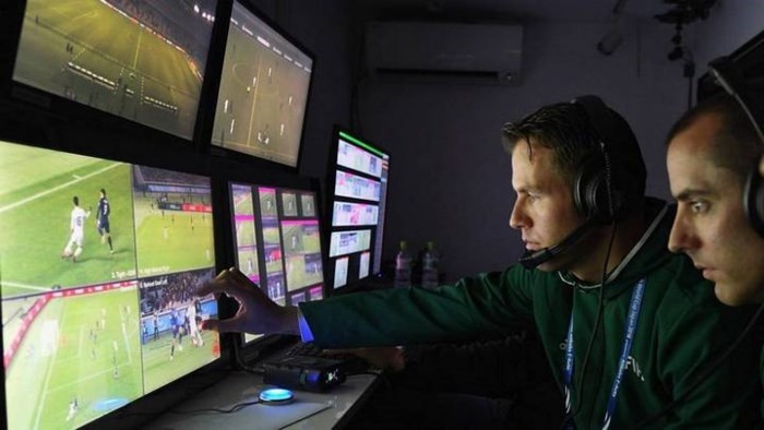 Các nhà làm luật FIFA chấp thuận dùng công nghệ trọng tài video (VAR) tại World Cup 2018 - Ảnh 2