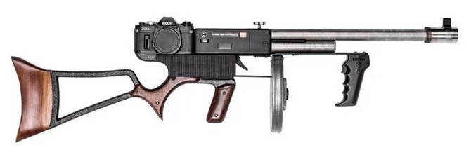 Dạo quanh bảo tàng vũ khí được làm từ máy ảnh và ống kính - Ảnh 13