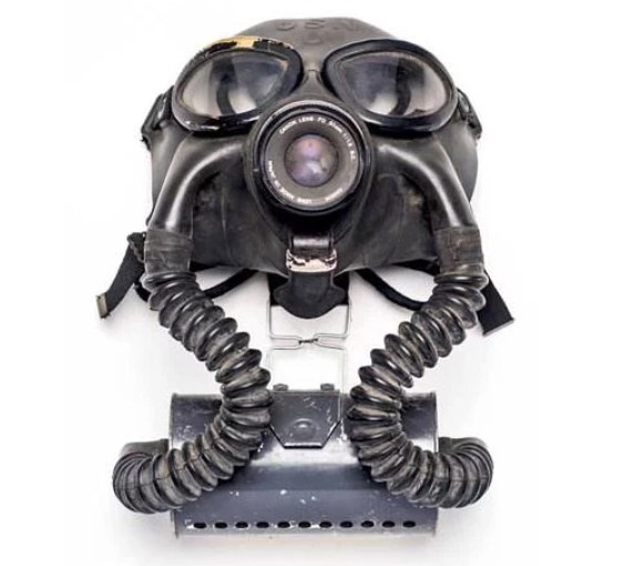 Dạo quanh bảo tàng vũ khí được làm từ máy ảnh và ống kính - Ảnh 19