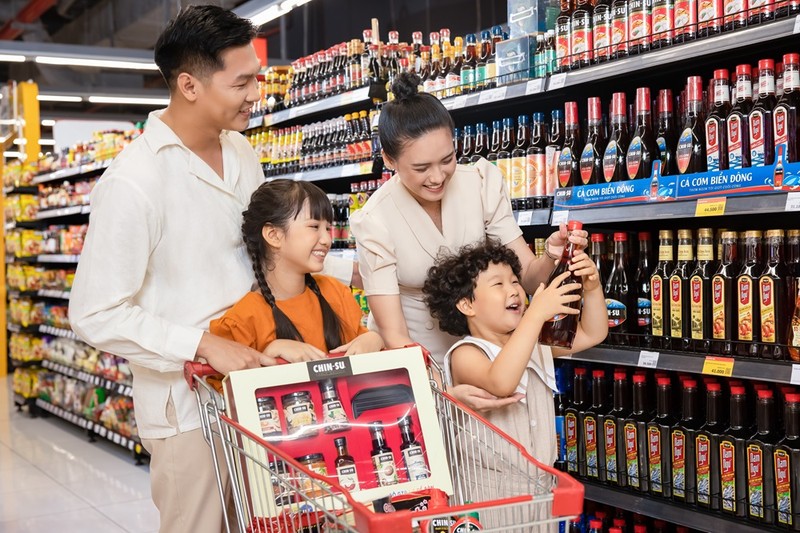 Người tiêu dùng mua sắm sản phẩn của Masan Consumer.jpg