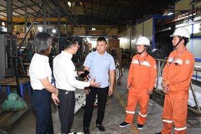 EVNHANOI cũng phối hợp chặt chẽ với các đơn vị sản xuất để nắm bắt kế hoạch hoạt động, kịp thời điều chỉnh phương án cấp điện phù hợp