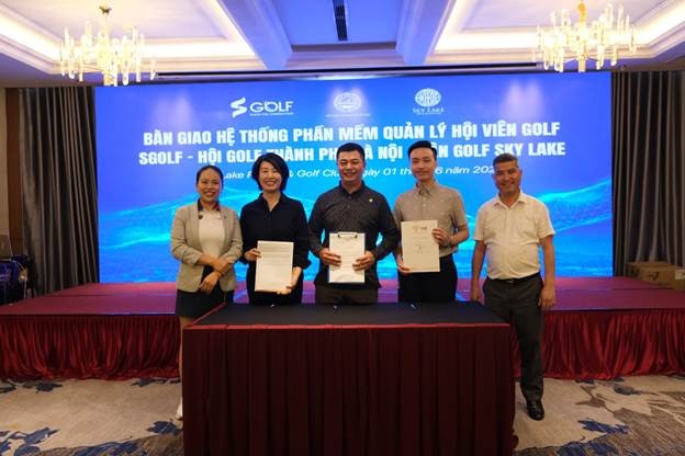 Ký kết chuyển giao đưa phần mềm vào vận hành