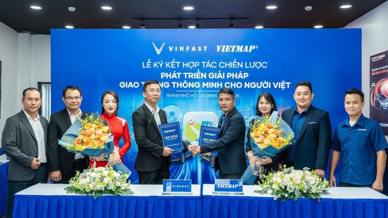 Vinfast và Vietmap ký hợp tác chiến lược, phát triển giải pháp giao thông thông minh cho người Việt