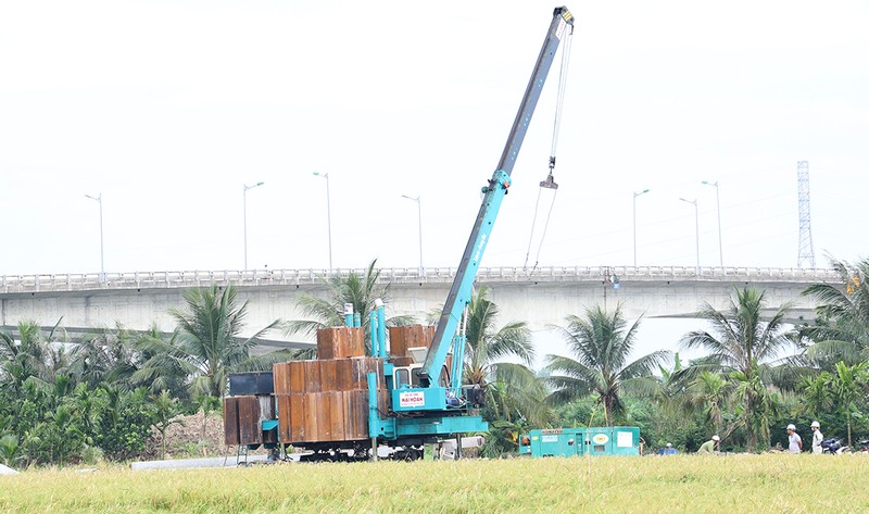 Thi công vị trí móng cọc Dự án đường dây 500kV Hải Phòng – Thái Bình đoạn qua TP. Hải Phòng