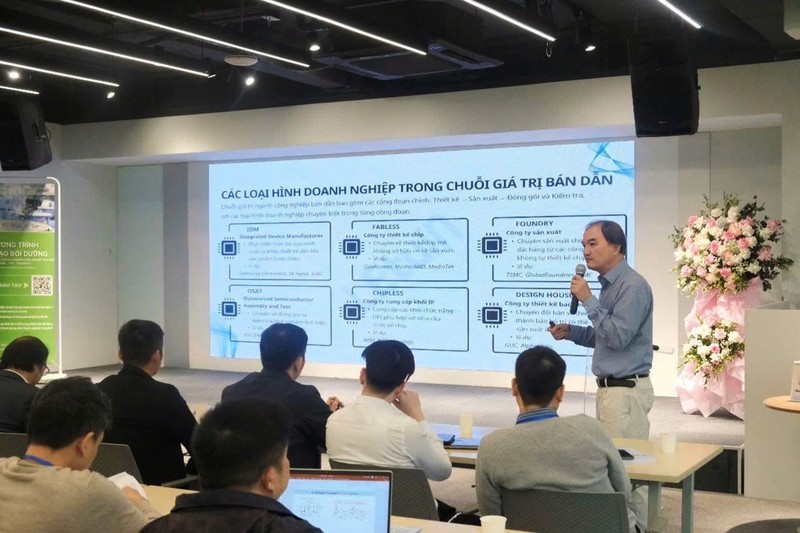 Chương trình Đào tạo bồi dưỡng cho Giảng viên, chuyên gia Công nghiệp bán dẫn, diễn ra ngày 18/11/2025 tại Hà Nội