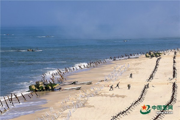 Quân đội Trung Quốc tập trận đổ bộ trên biển