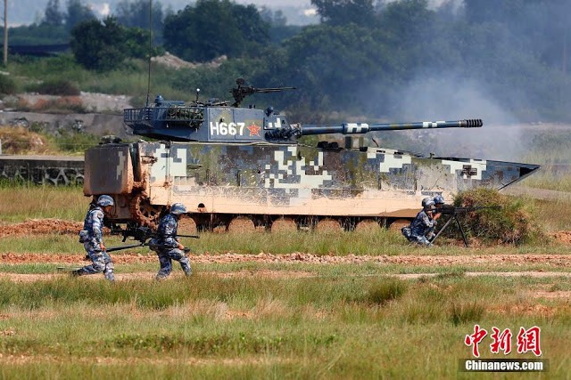 Binh sĩ Trung Quốc và Nga tập trận đổ bộ chiếm đảo ở Biển Đông hồi tháng 9/2016