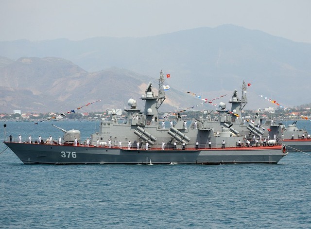 Tàu tấn công nhanh Molniya của hải quân Việt Nam