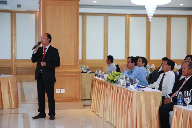 Ông Thắng trong một buổi giới thiệu ứng dụng Ví Việt