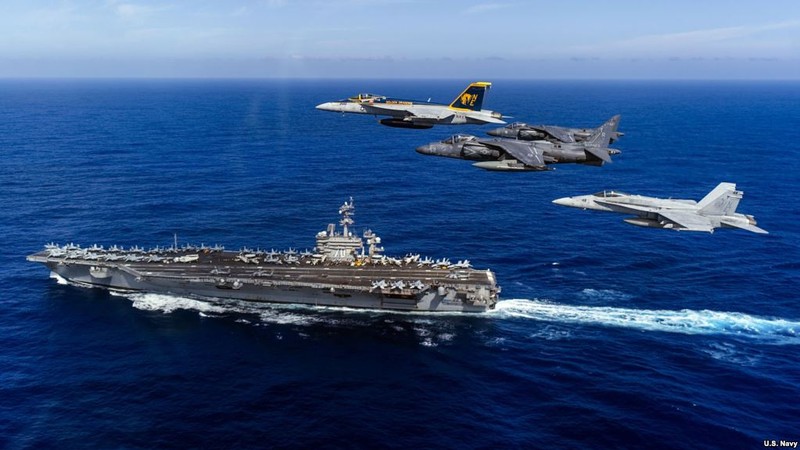 Cụm tác chiến tàu sân bay USS Carl Vinson của Mỹ tuần tra ở Biển Đông