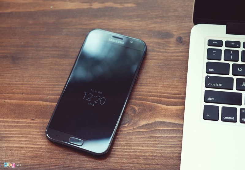 Samsung Galaxy A7: Bom tấn giá mềm ảnh 2 Samsung Galaxy A7: Bom tấn giá mềm ảnh 2