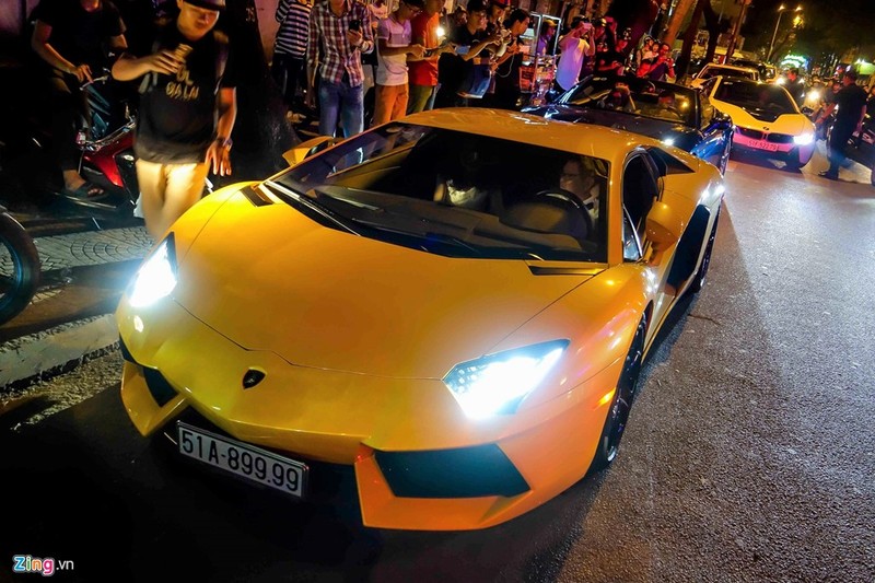 Chiếc Lamborghini Aventador đầu tiên Việt Nam thuộc sở hữu của một thành viên Gialai Team nhưng sống tại Việt Nam. Chiếc Lamborghini Aventador đầu tiên Việt Nam thuộc sở hữu của một thành viên Gialai Team nhưng sống tại Việt Nam.
