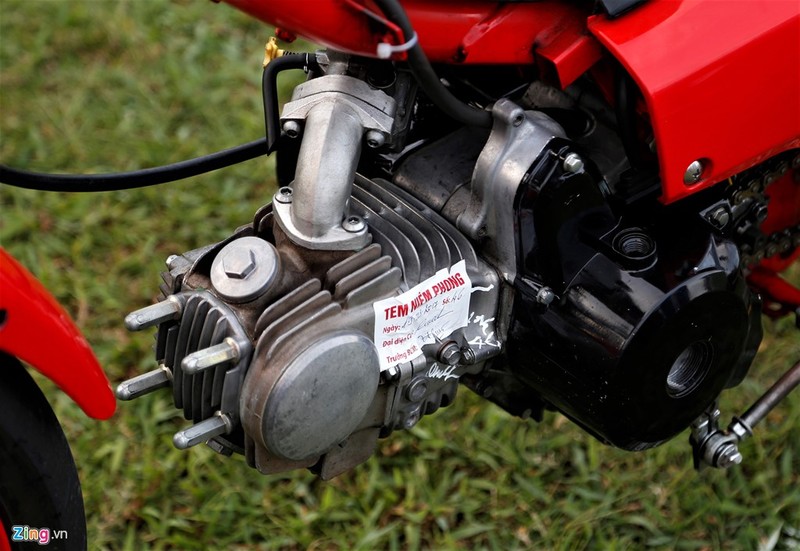 Như thường lệ, những chiếc xe đua của Honda được giữ nguyên dung tích xi-lanh và chỉ độ lại hệ thống gió, tính khí động học cho phù hợp với đường đua.