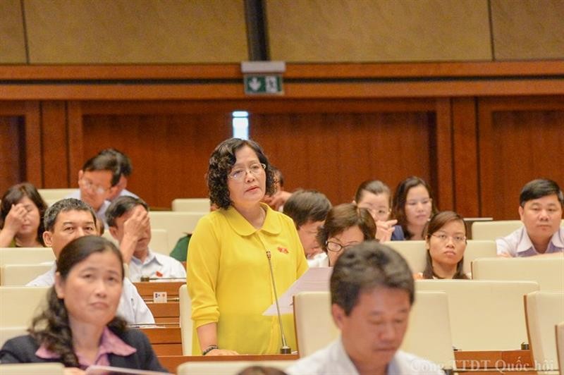 Việc quản lý hành chính chủ yếu dựa vào kinh nghiệm, không có một đạo luật nào quy định nên mỗi người quản lý một kiểu