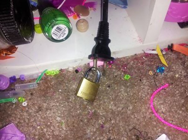 “Con sẽ tìm thấy chìa khóa khi dọn dẹp sạch sẽ căn phòng của mình”.