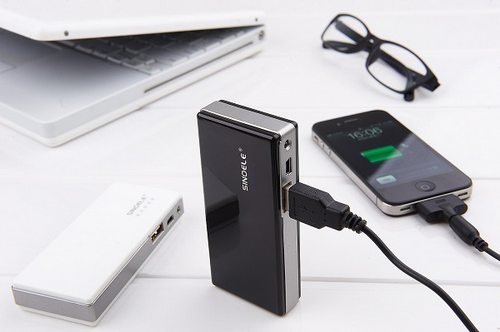 cach-sac-de-smartphone-luon-tran-day-nang-luong-1