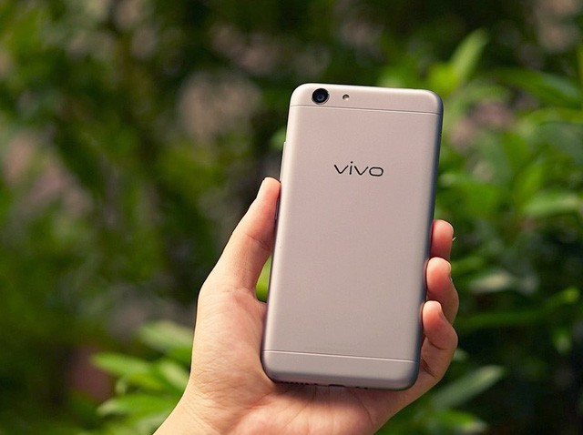 Loạt điện thoại chụp ảnh selfie sáng giá ở phân khúc phổ thông ảnh 1