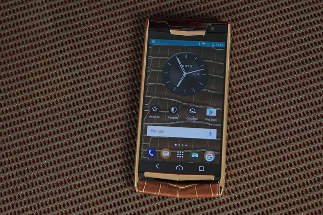 Chiếc Vertu “độc nhất thiên hạ” xuất hiện ở Việt Nam, giá gần 1 tỷ đồng ảnh 21