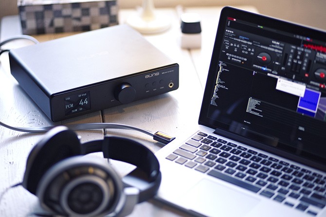 Khi các tín đồ của tai nghe đã hiểu rõ vai trò tối quan trọng của amp/DAC, các sản phẩm đẳng cấp cũng xuất hiện ngày một dày đặc từ khắp mọi nơi trên thế giới. Chord Electronics, Aune và Burson là một vài tên tuổi toàn cầu trong cuộc đua amp/DAC đang ngày một khốc liệt.