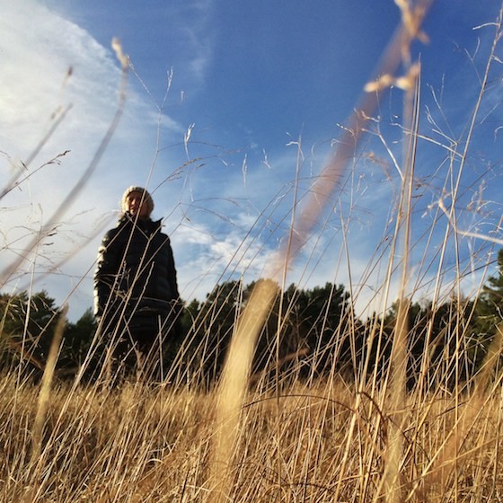 Đa số ảnh chụp thường nằm ở góc ngang với tầm nhìn của nhiếp ảnh gia. Tuy nhiên để tạo ra sự độc đáo, sáng tạo cho bức ảnh, bạn có thể thử chụp ở góc thấp hơn.