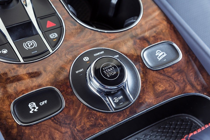 Cận cảnh Bentayga W12 Bespoke duy nhất tại Việt Nam ảnh 15