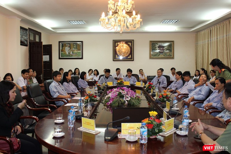 Hội Truyền thông số VN và công ty Don Chicken trao 900 suất quà thiện nguyện tại Bệnh viện 19-8 ảnh 3