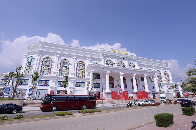 Vincom Retail đang quản lý, vận hành và cho thuê 41 TTTM tại 22 tỉnh và thành phố lớn của cả nước - Ảnh: VRE