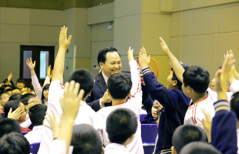 "Tiên trách kỷ, hâu trách nhân", Lê Anh Tuấn cho rằng chẳng có ai trói ai lại để bắt dùng ma túy cả... "Tiên trách kỷ, hâu trách nhân", Lê Anh Tuấn cho rằng chẳng có ai trói ai lại để bắt dùng ma túy cả...